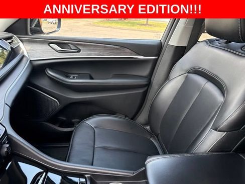 Used 2023 Jeep Grand Cherokee 30th Anniversary AWD/4WD image 22