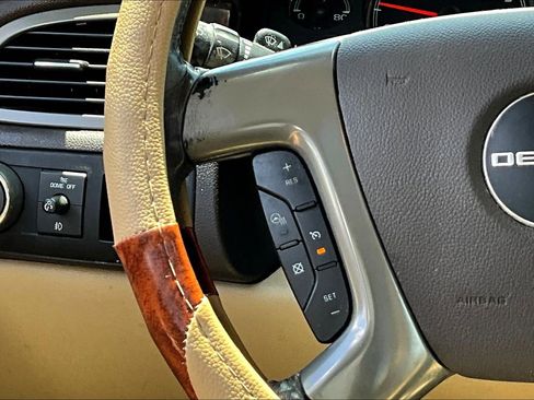 Used 2013 GMC Yukon Denali AWD/4WD image 11