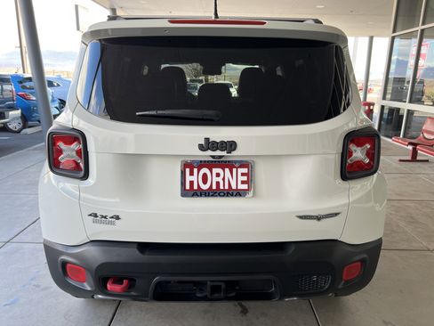 Used 2017 Jeep Renegade Trailhawk image 5