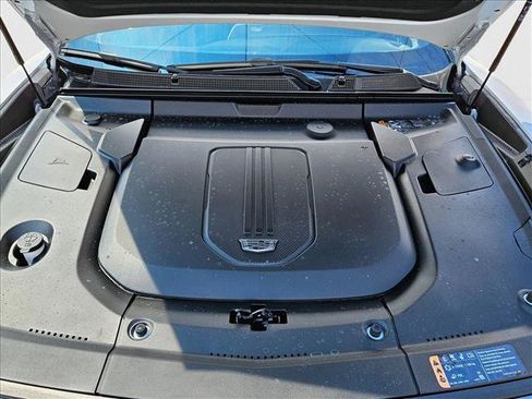 New 2024 Cadillac Lyriq Sport image 18