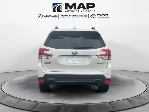 Used 2023 Subaru Forester Premium AWD/4WD image 4