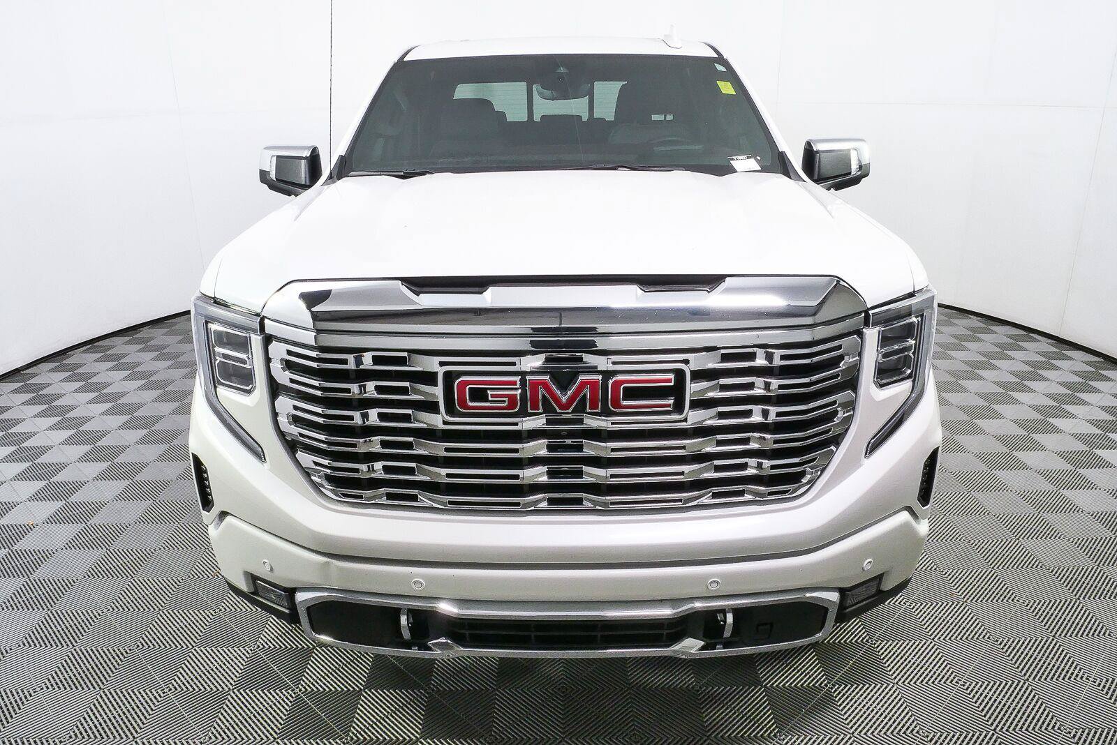 Used 2023 GMC Sierra 1500 Denali w/ Denali Reserve Package AWD/4WD image 28