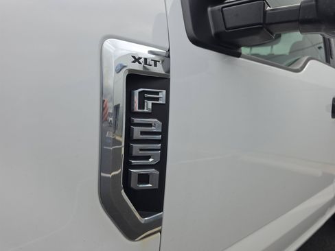 Used 2019 Ford F250 XLT w/ XLT Value Package AWD/4WD image 10