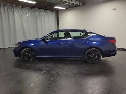 Used 2023 Nissan Altima 2.5 SR FWD image 5