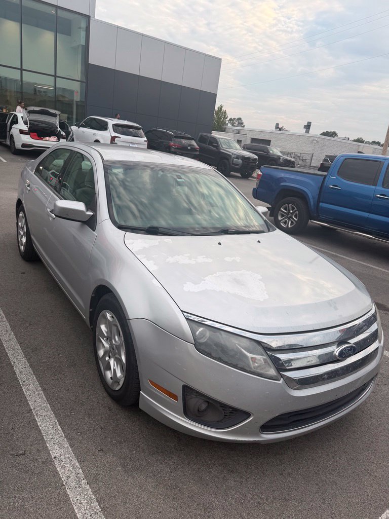 Used 2010 Ford Fusion SE FWD image 1