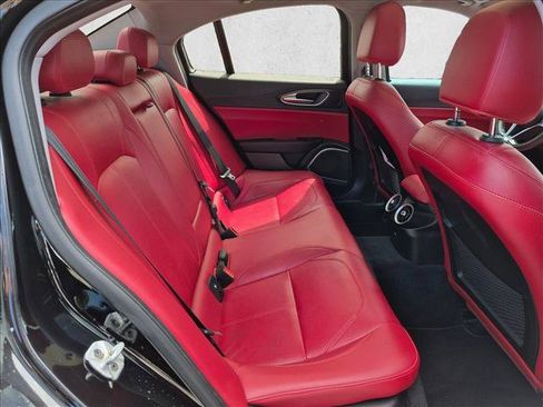 Used 2018 Alfa Romeo Giulia RWD image 20