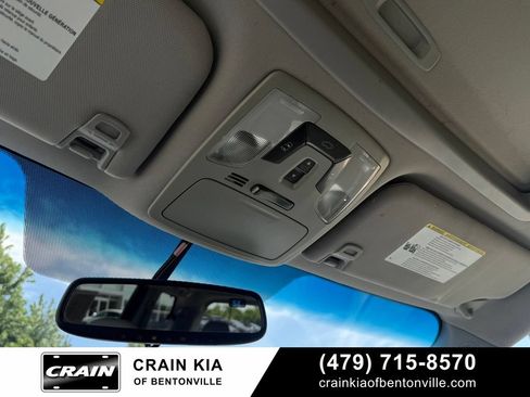 Used 2017 Toyota Sienna XLE w/ XLE Navigation Package FWD image 20