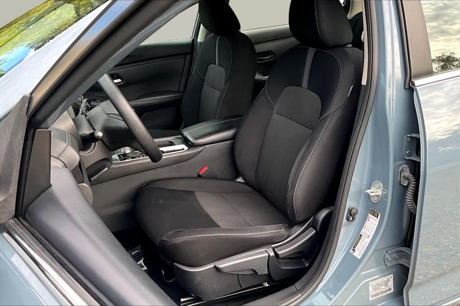 Used 2024 Nissan Sentra SV FWD image 8