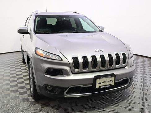 Used 2018 Jeep Cherokee Limited w/ Trailer Tow Group AWD/4WD image 9