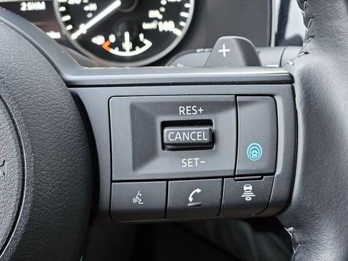 Used 2025 Nissan Pathfinder SV FWD image 19