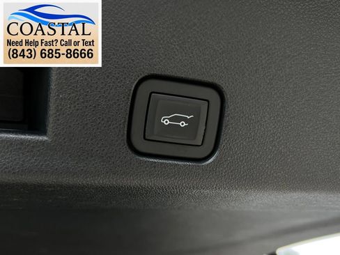 Used 2025 Chevrolet Traverse LT AWD/4WD image 21