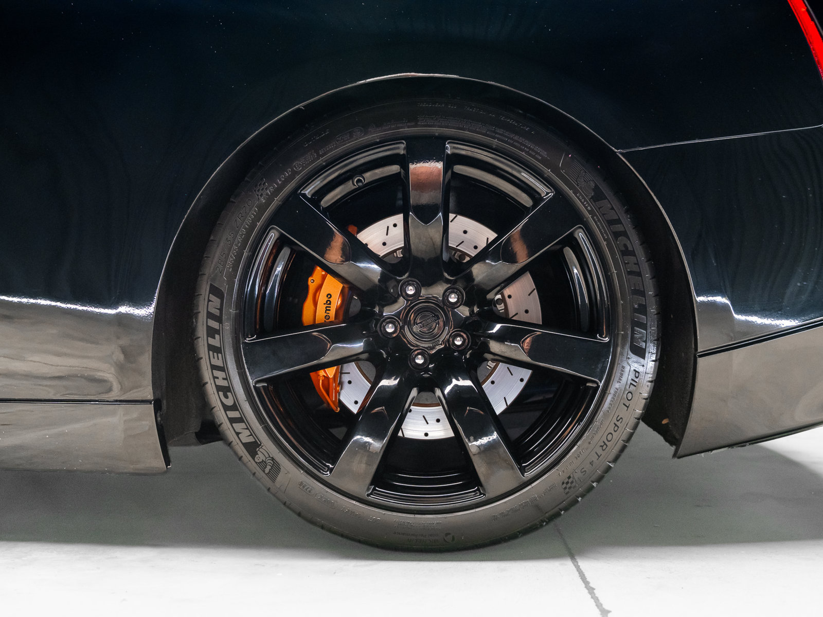 Used 2009 Nissan GT-R Premium AWD/4WD image 29