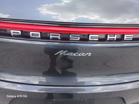 Used 2021 Porsche Macan AWD/4WD image 15