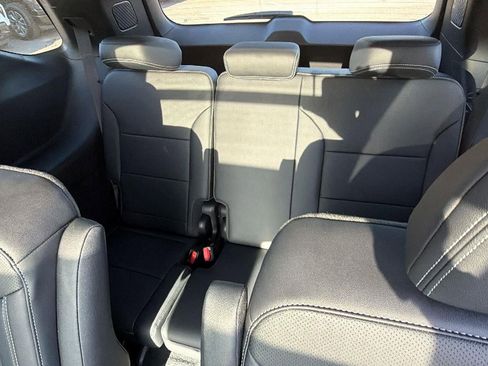 New 2026 Chevrolet Traverse LT w/ Sun and Wheel Package FWD image 17