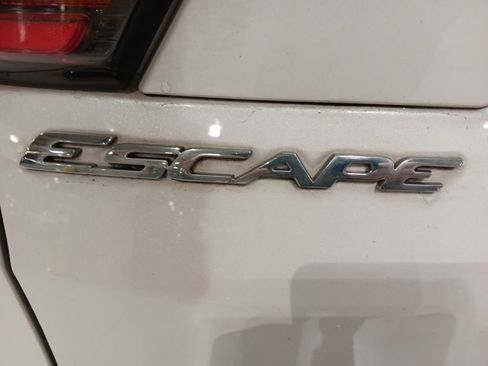 Used 2018 Ford Escape SEL w/ Ford Safe & Smart Package AWD/4WD image 20