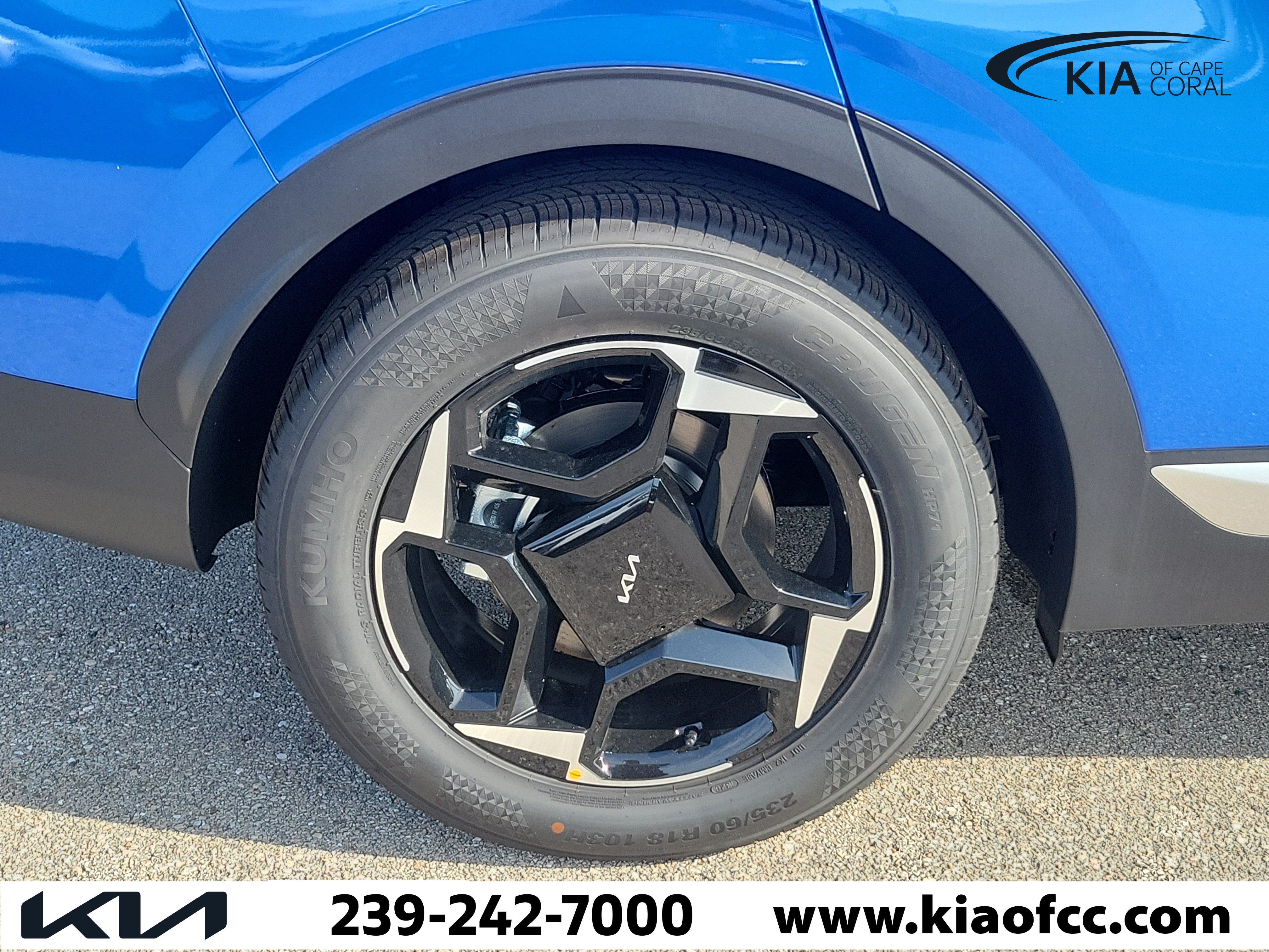 New 2026 Kia Sportage EX w/ EX Panorama Roof Package FWD image 9