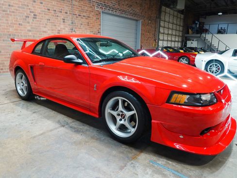 Used 2000 Ford Mustang Cobra RWD image 2