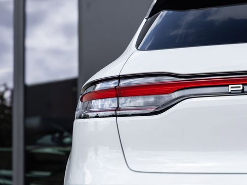 New 2026 Porsche Macan image 14