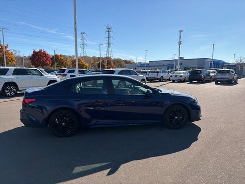 Used 2025 Toyota Camry SE image 15