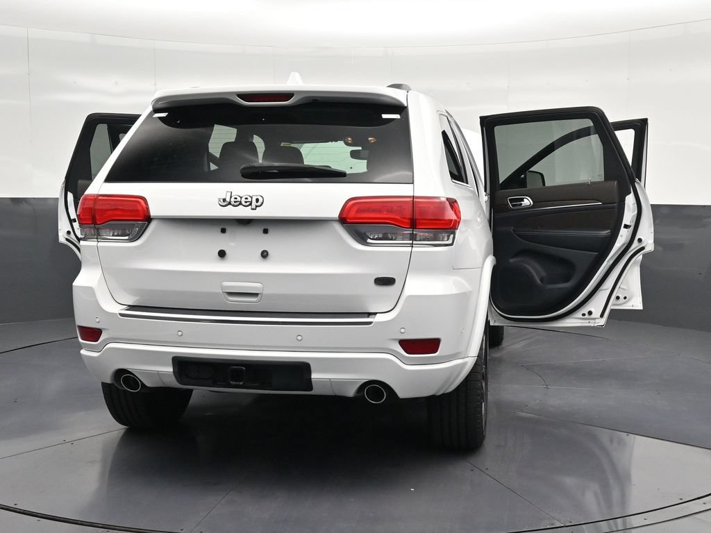 Used 2017 Jeep Grand Cherokee Overland w/ Jeep Active Safety Group RWD image 37