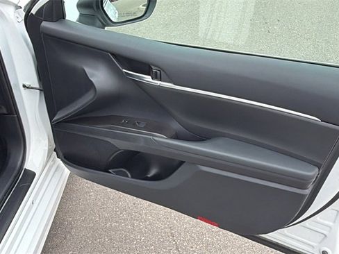 Used 2024 Toyota Camry SE image 43