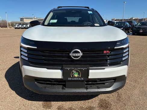 New 2026 Nissan Kicks SR image 9