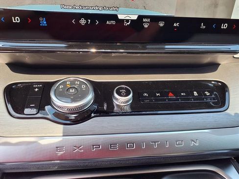 New 2026 Ford Expedition Max Platinum w/ Driver's Package AWD/4WD image 18