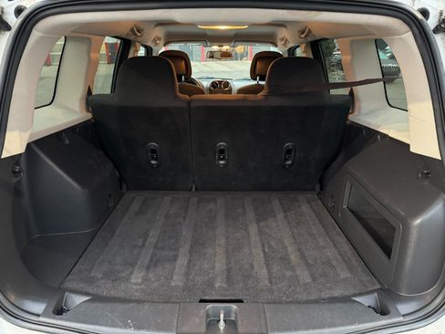 Used 2013 Jeep Patriot Latitude AWD/4WD image 17