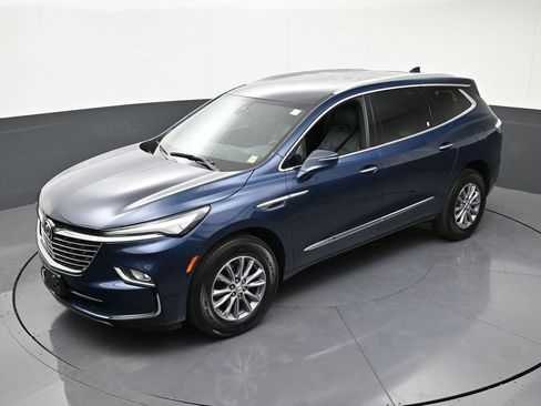 Used 2024 Buick Enclave Essence AWD/4WD image 18
