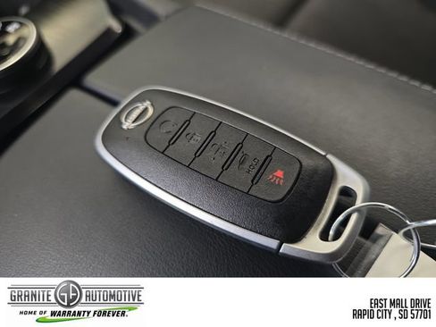Used 2026 Nissan Rogue SV AWD/4WD image 29