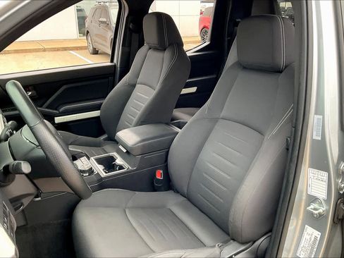 Used 2024 Toyota Tacoma TRD Off-Road image 8