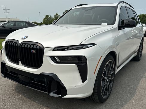 Used 2026 BMW X7 M60i AWD/4WD image 5