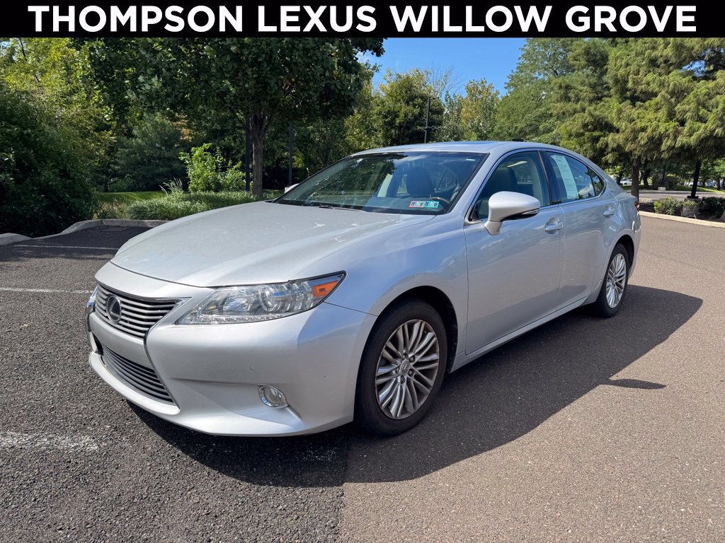 Used 2013 Lexus ES 350 w/ Luxury Pkg FWD image 1