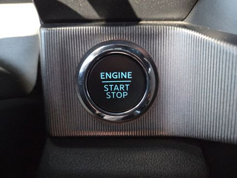 Used 2025 Ford F350 Platinum image 9