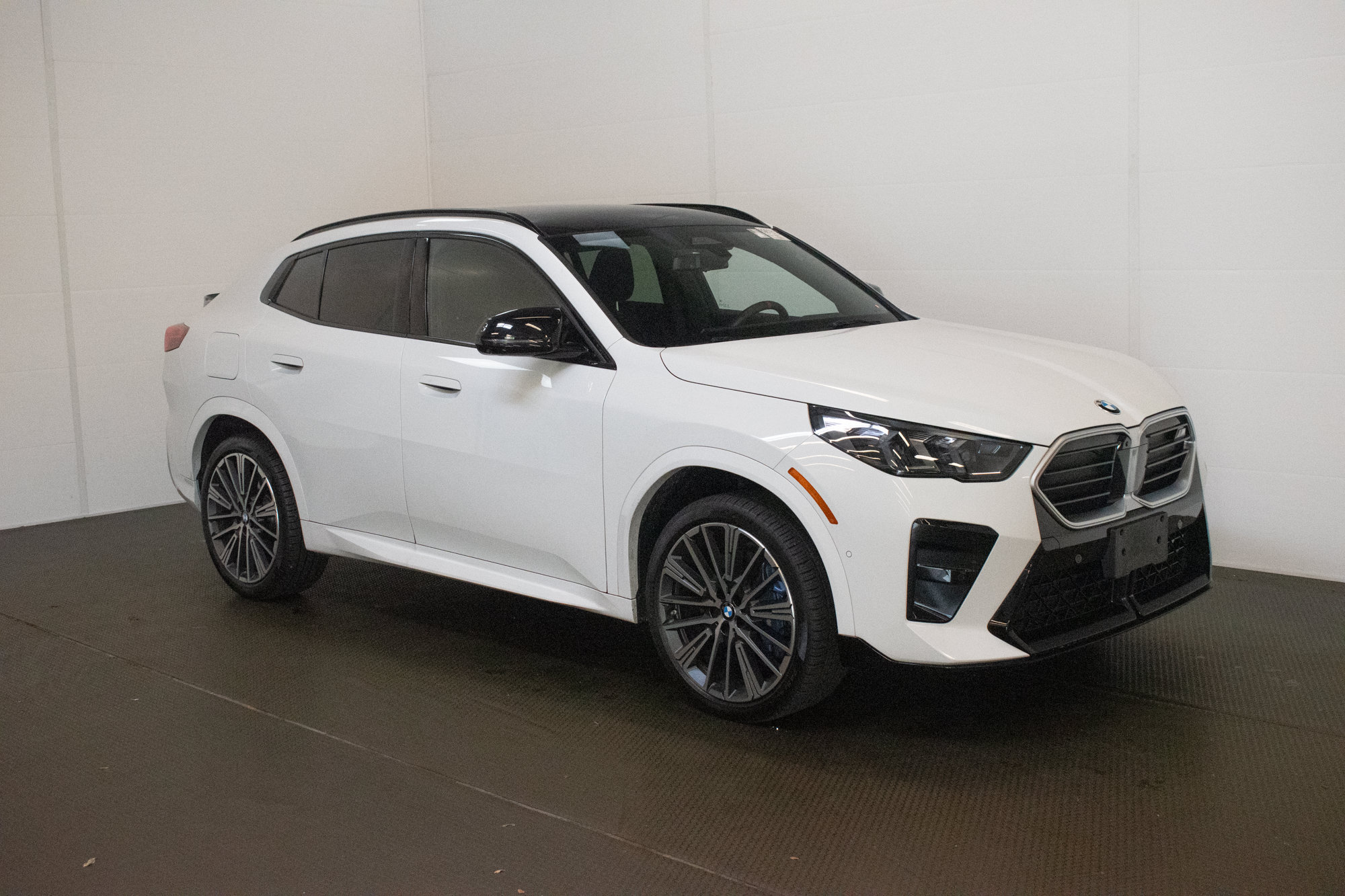 Used 2026 BMW X2 M35i w/ Technology Package AWD/4WD image 1