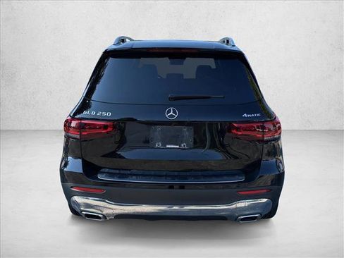 Used 2022 Mercedes-Benz GLB 250 4MATIC image 6