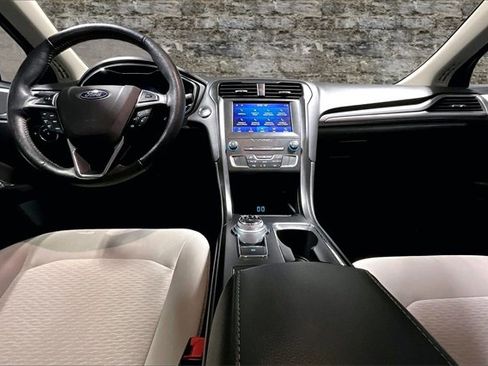 Used 2020 Ford Fusion SE w/ Equipment Group 151A image 7