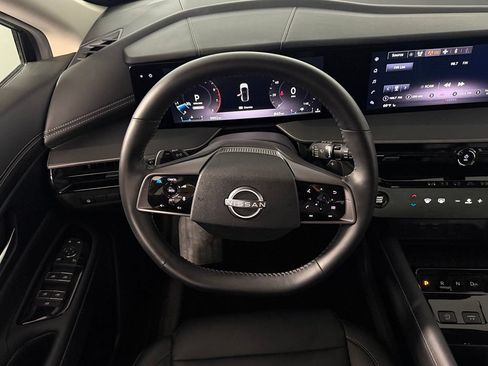 Used 2025 Nissan Murano SV FWD image 17