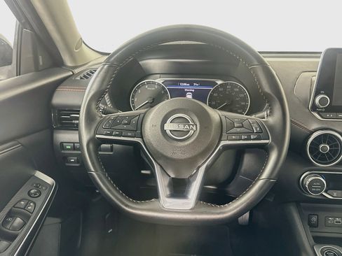 Used 2025 Nissan Sentra SR FWD image 17