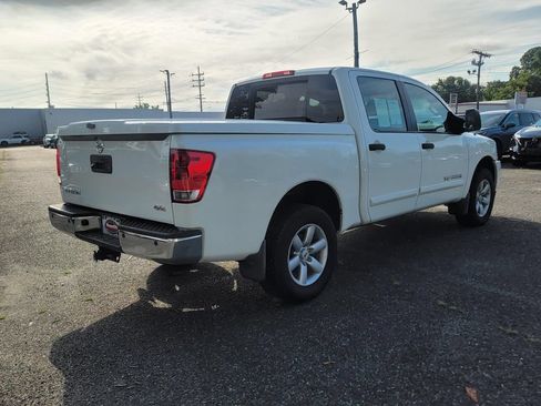Used 2014 Nissan Titan 4x4 Crew Cab image 9