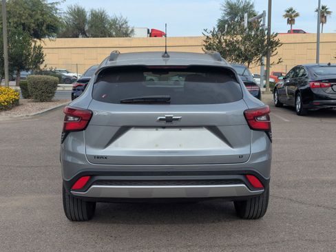 Certified 2024 Chevrolet Trax LT w/ Driver Confidence Package image 5