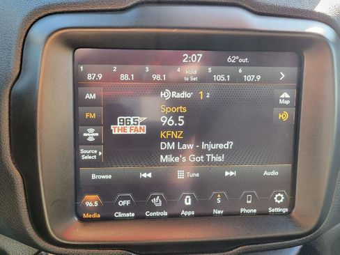 Used 2022 Jeep Renegade Altitude w/ Convenience Group image 16