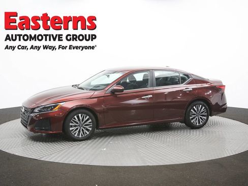 Used 2023 Nissan Altima 2.5 SV FWD image 57