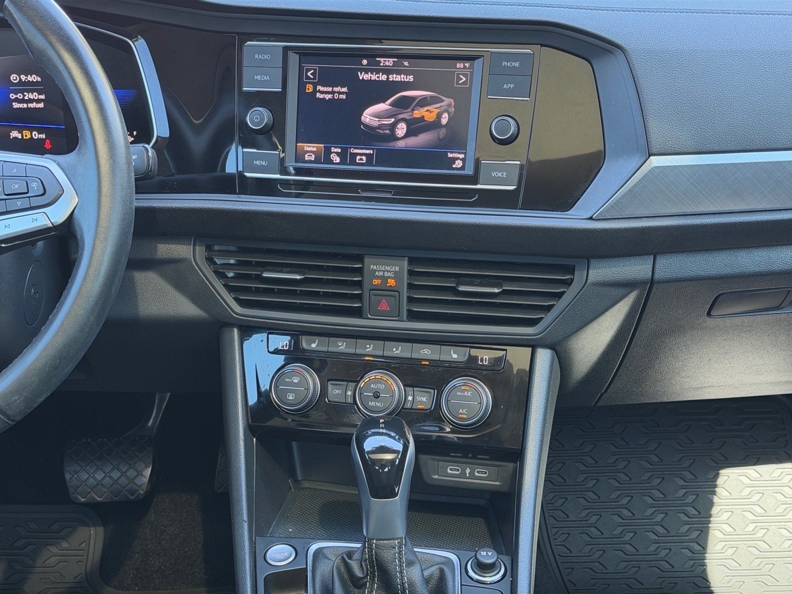 Used 2023 Volkswagen Jetta SE FWD image 18