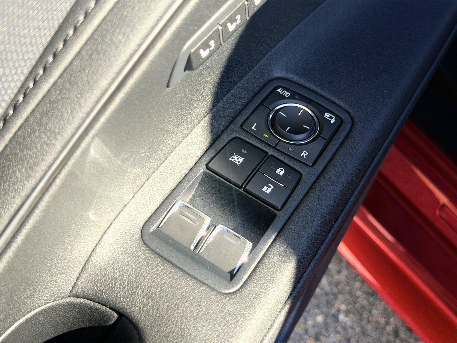 Used 2024 Lexus LC 500 Convertible w/ Touring Package RWD image 38