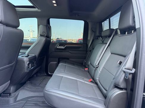 Used 2025 GMC Sierra 3500 Denali w/ Denali Reserve Package AWD/4WD image 19