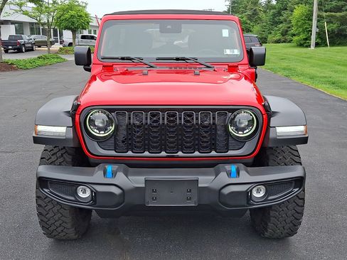 Used 2024 Jeep Wrangler Unlimited AWD/4WD image 2