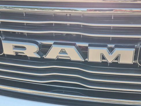 Used 2024 RAM 1500 Laramie AWD/4WD image 12