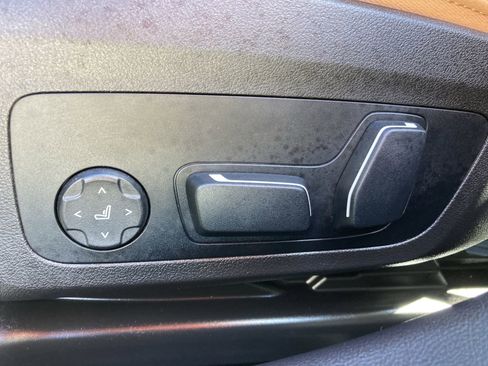 Used 2025 BMW 330i 330i Premium w/ M Sport Package image 14