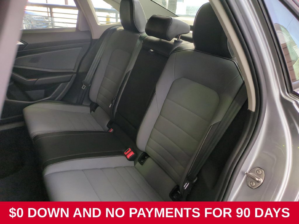 Used 2025 Volkswagen Jetta SE FWD image 25